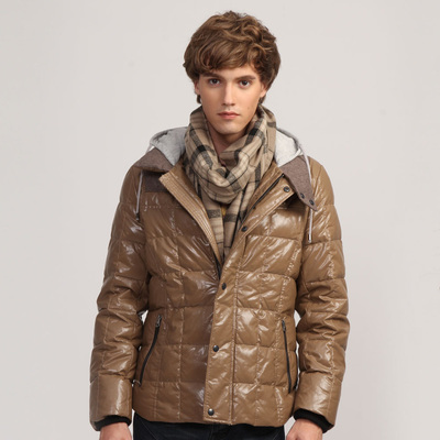 马克华菲2012秋冬新款男式加厚PU皮羽绒服 经典土黄M码的时尚解析