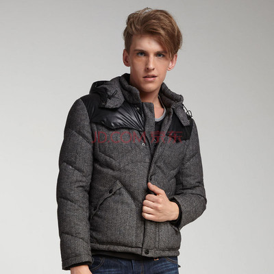 潮流与温暖兼具 马克华菲男装灰色保暖羽绒服深度解析